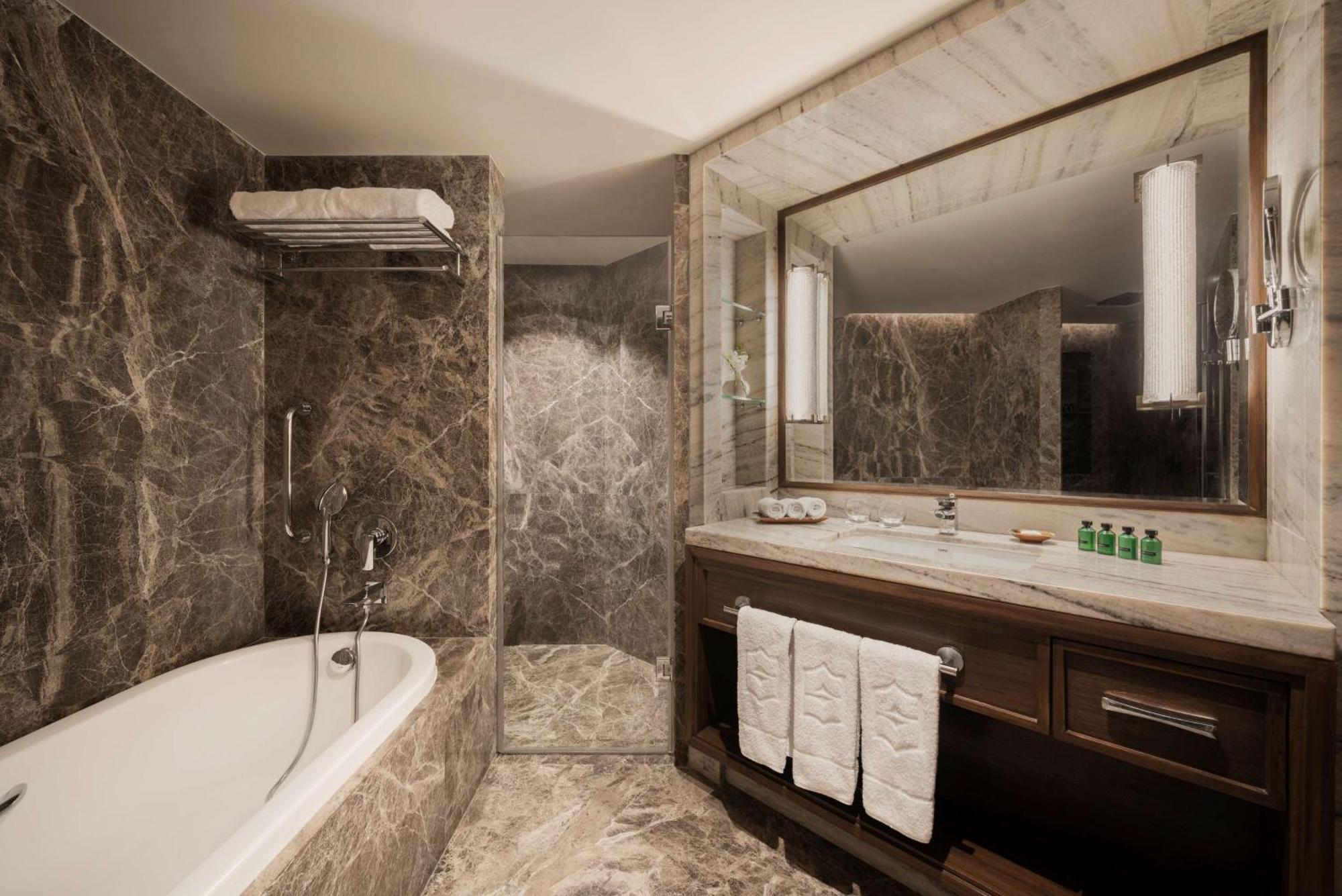 Premier King Room